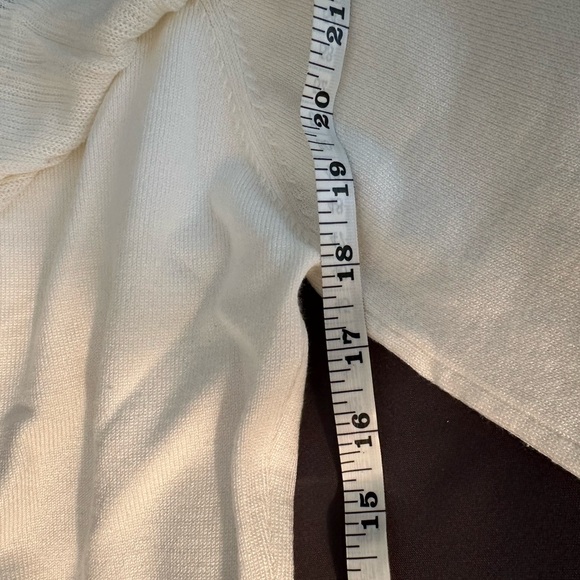 Elegant lightweight cream sweater with lace top. New without tags. S - Picture 6 of 9